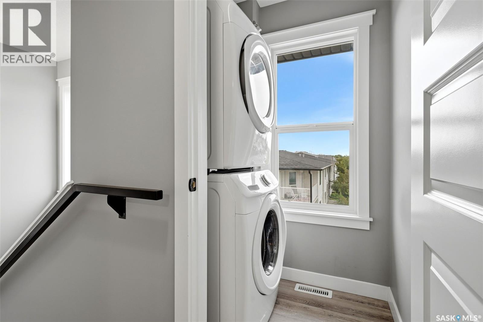 5 3960 7Th Avenue E, Regina, SK - Indoor Photo Showing Laundry Room