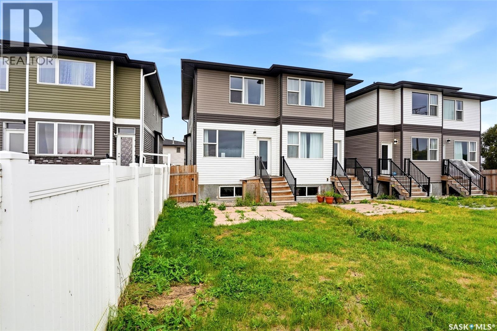 5 3960 7Th Avenue E, Regina, SK - Outdoor With Facade