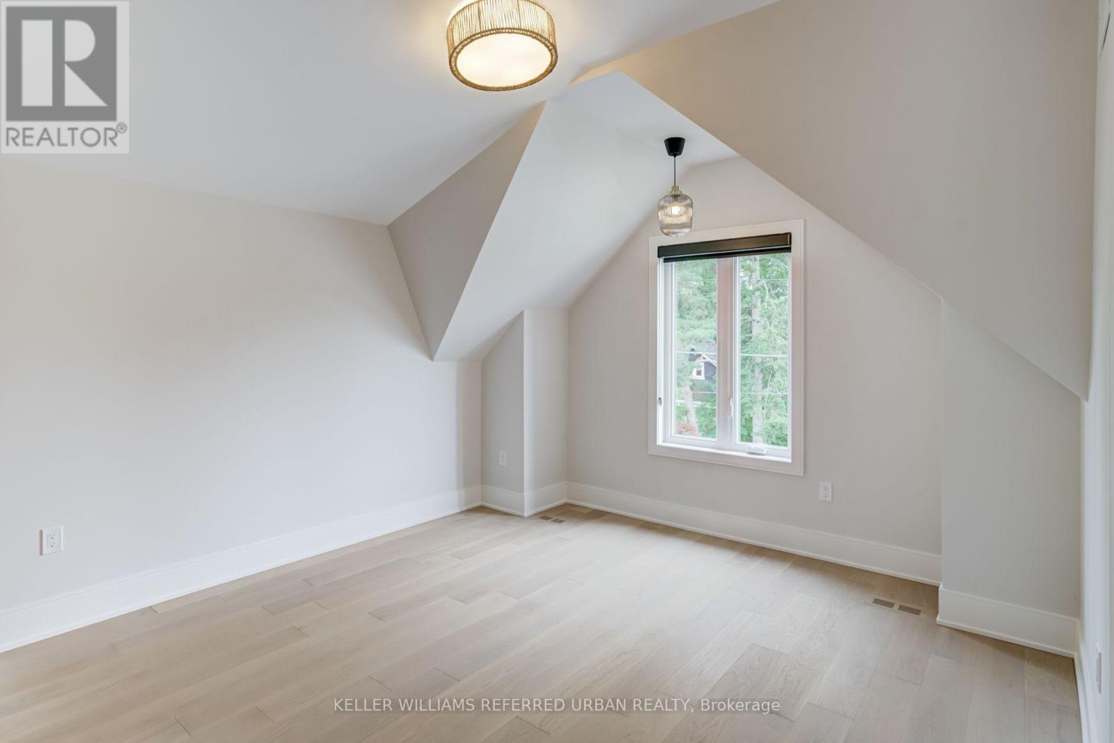37 Wesley Avenue, Mississauga, ON - Indoor Photo Showing Other Room