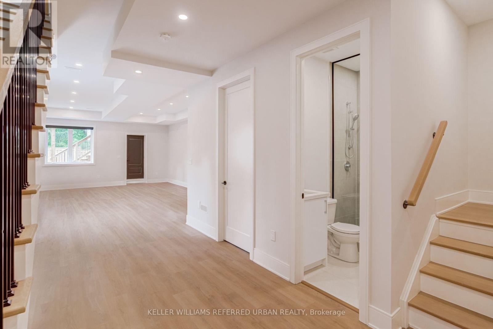 37 Wesley Avenue, Mississauga, ON - Indoor Photo Showing Other Room