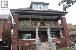 224 CALIFORNIA Unit# 5 Windsor, ON N9B 2Y5