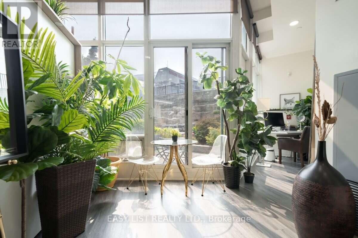 101 - 373 Front Street W, Toronto, ON - Indoor Photo Showing Other Room