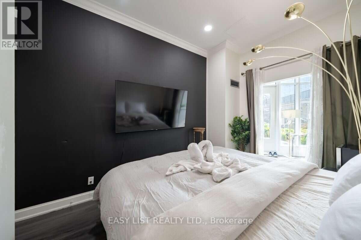 101 - 373 Front Street W, Toronto, ON - Indoor Photo Showing Bedroom
