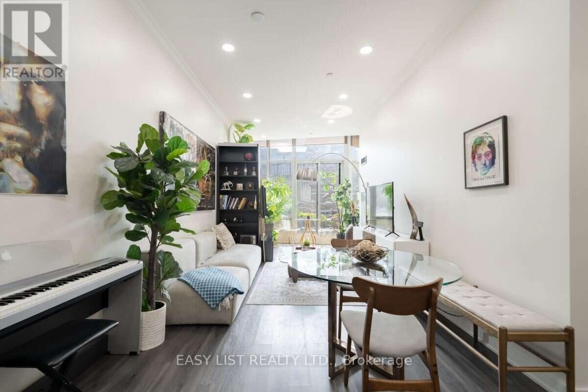 101 - 373 Front Street W, Toronto, ON - Indoor