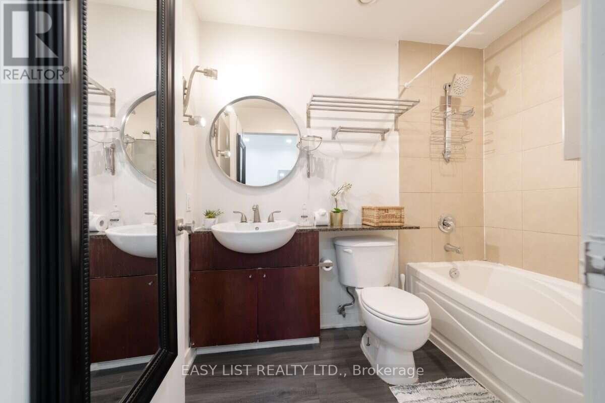101 - 373 Front Street W, Toronto, ON - Indoor Photo Showing Bathroom