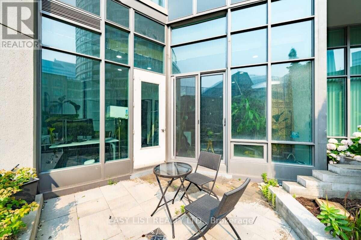 101 - 373 Front Street W, Toronto, ON - Outdoor