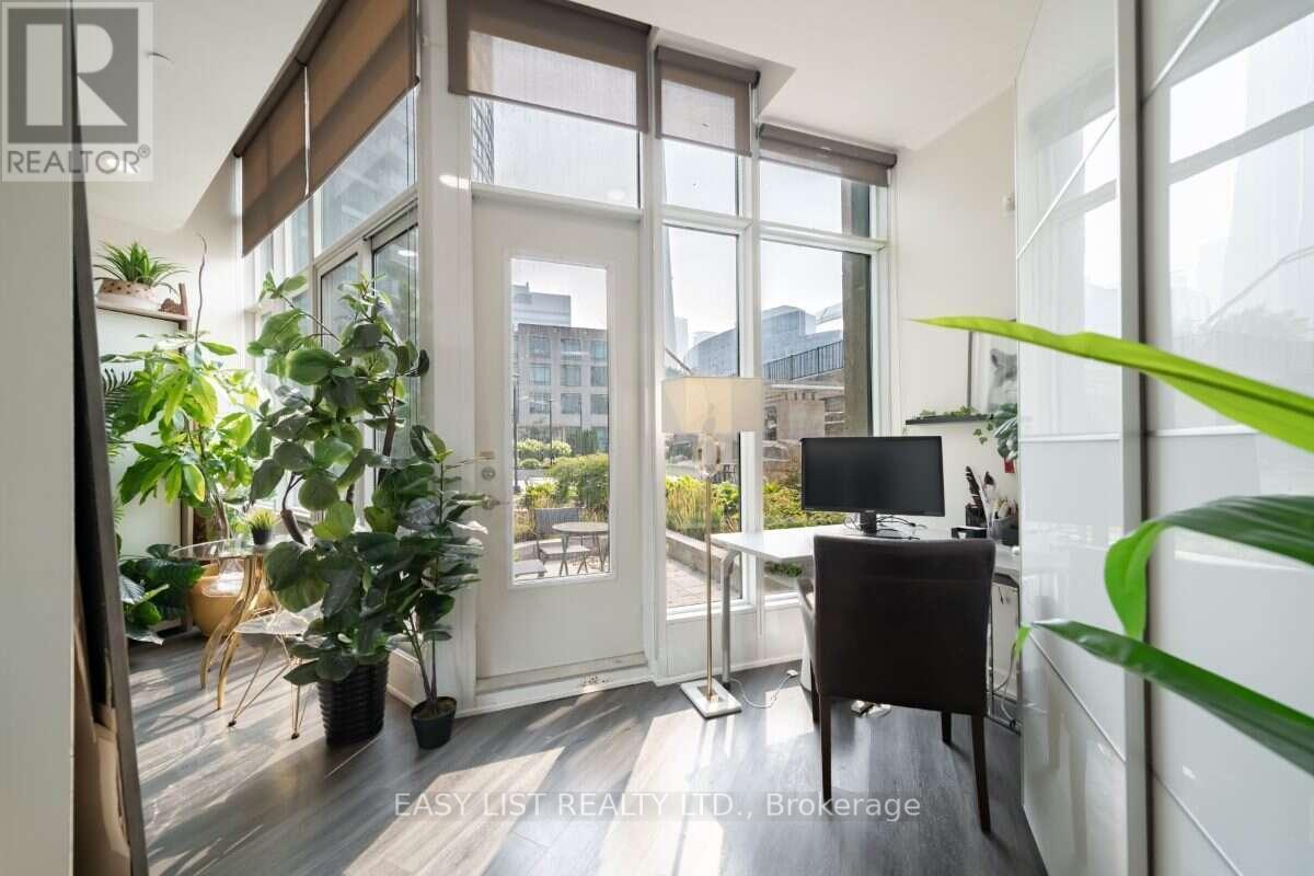 101 - 373 Front Street W, Toronto, ON - Indoor Photo Showing Office