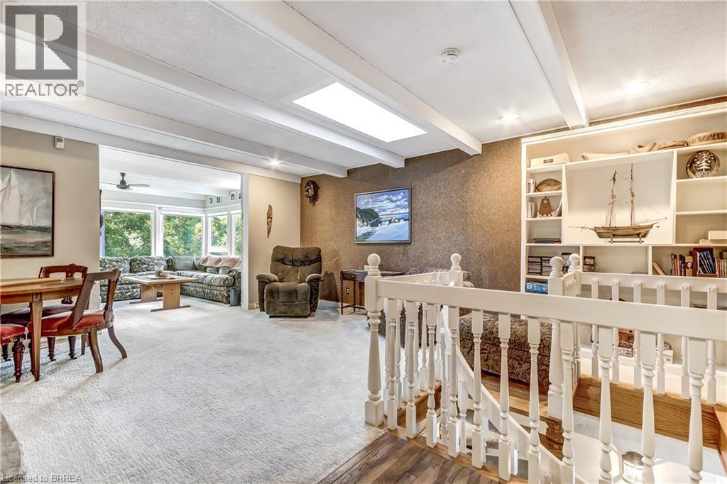 19 Oakley Road, Brantford, ON - Indoor
