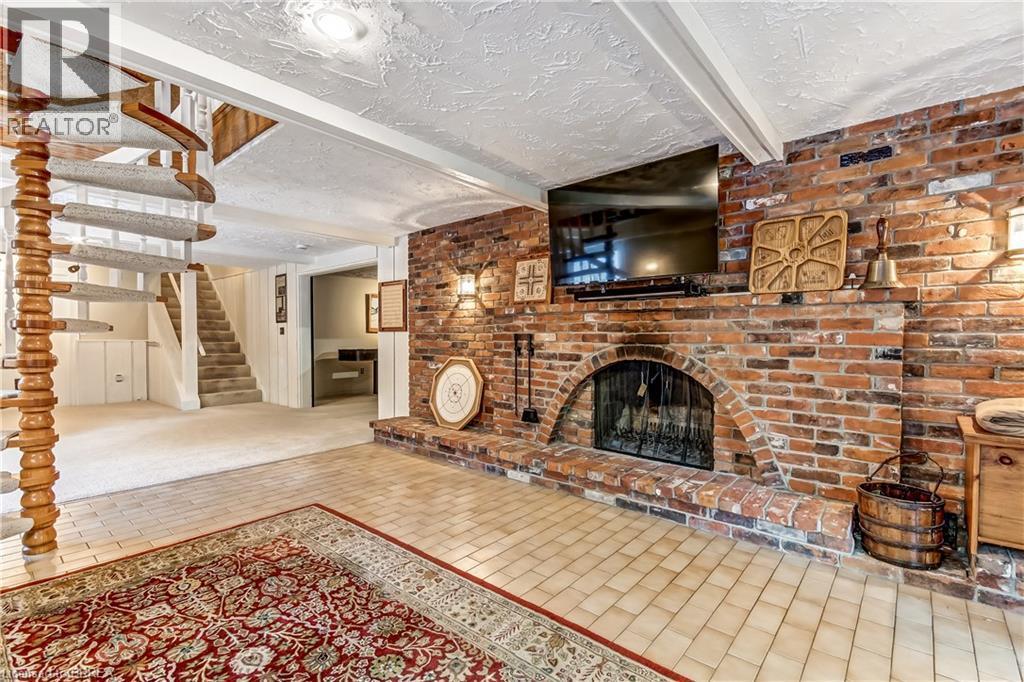 19 Oakley Road, Brantford, ON - Indoor With Fireplace