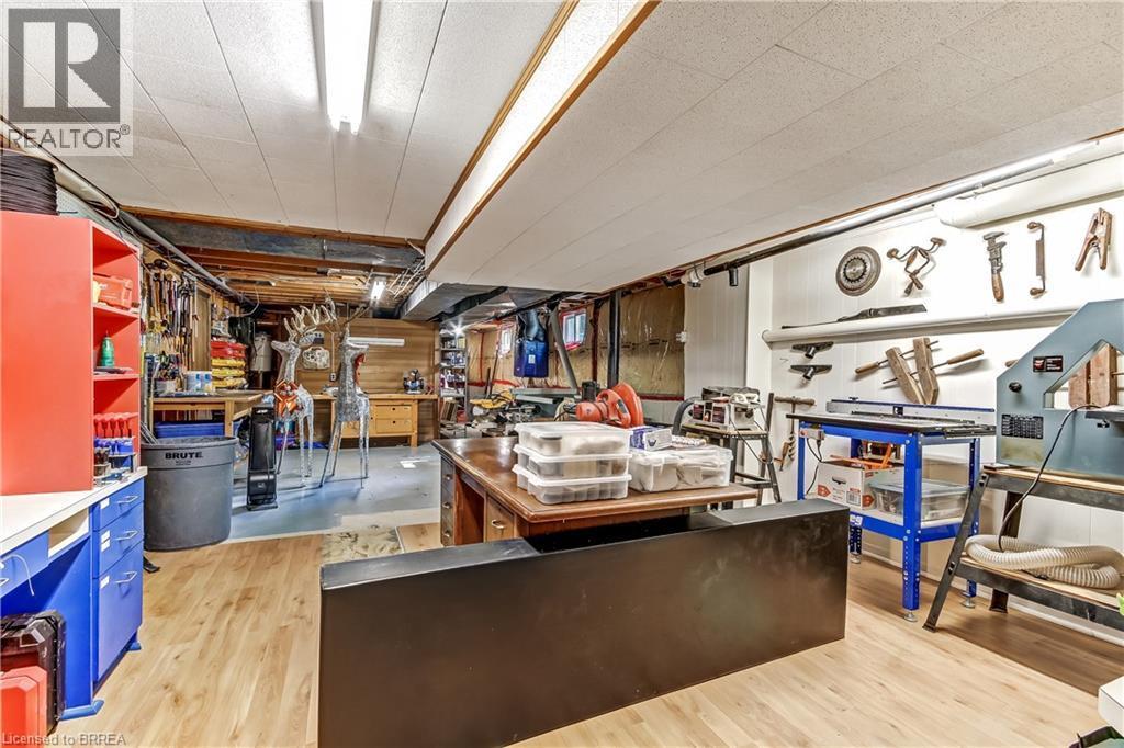 19 Oakley Road, Brantford, ON - Indoor
