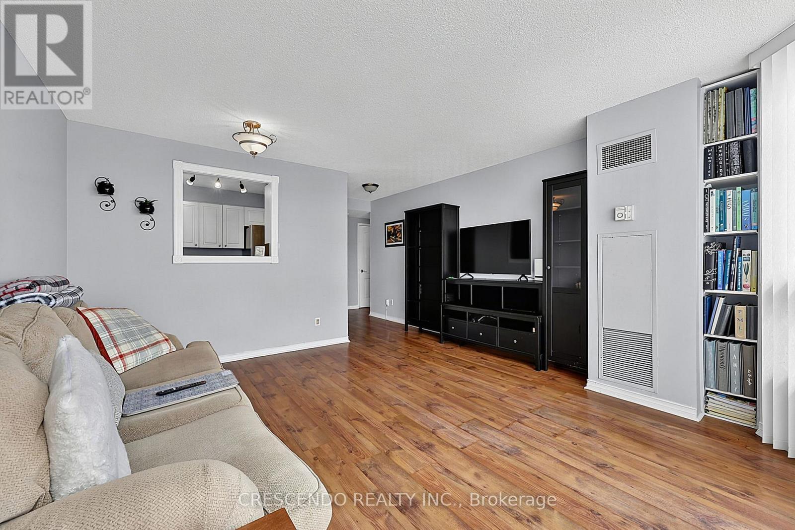 201 - 100 Millside Drive, Milton, ON - Indoor