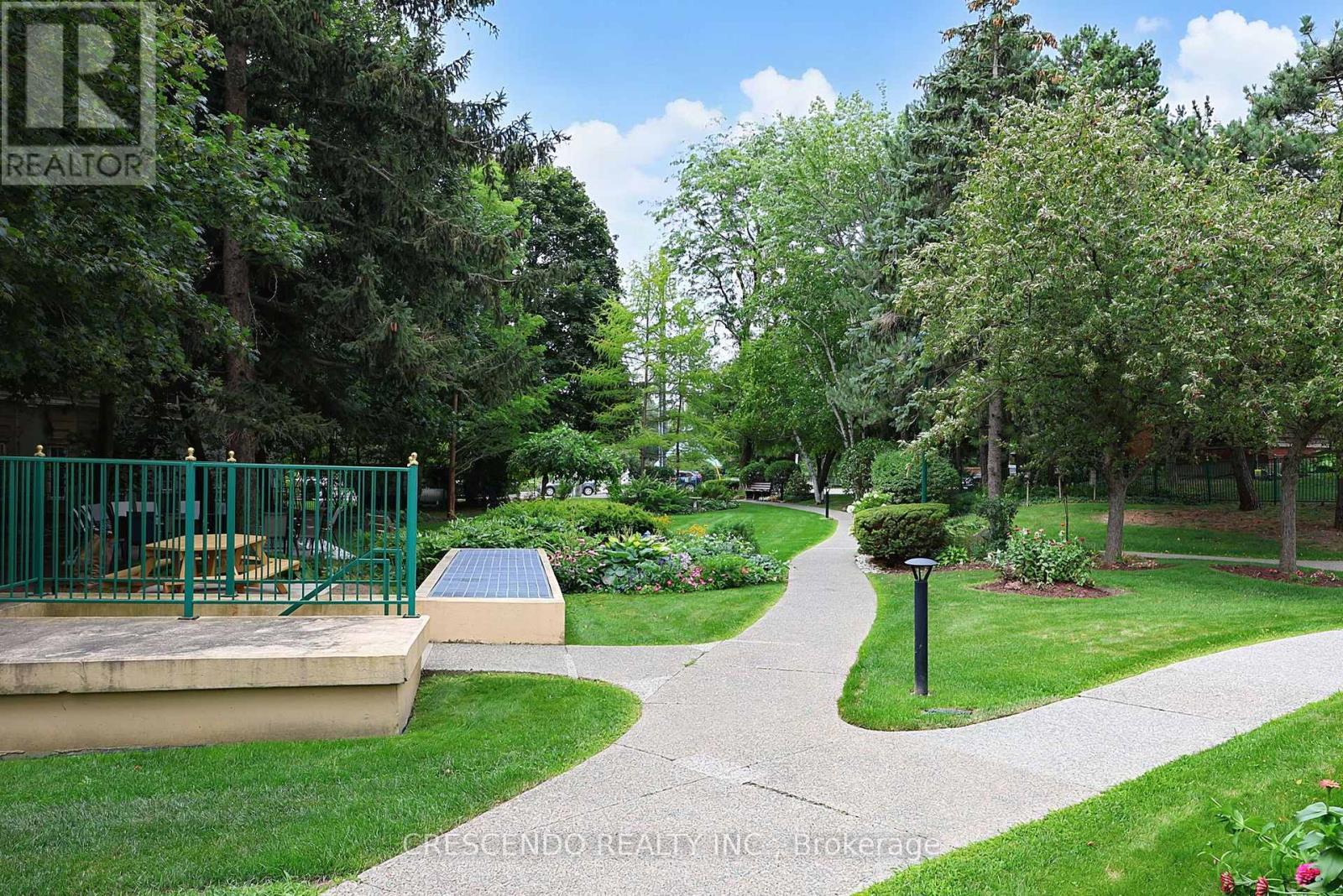 201 - 100 Millside Drive, Milton, ON - Outdoor