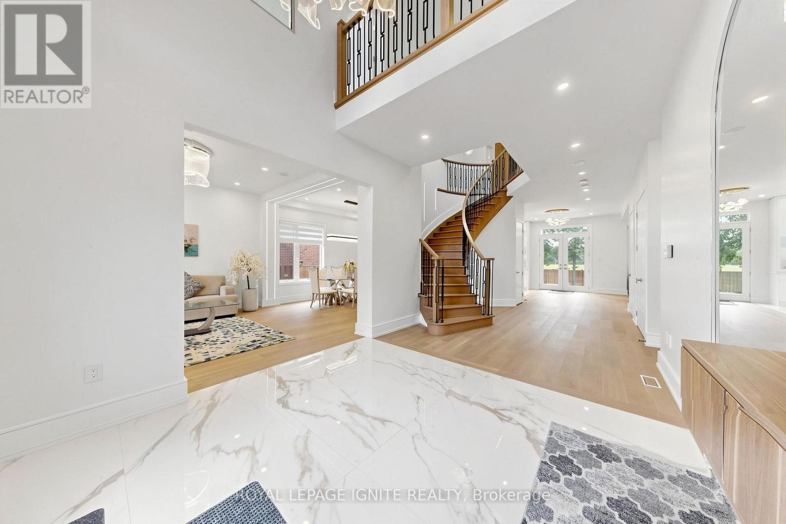 26 Devondale Avenue, Toronto, ON - Indoor Photo Showing Other Room