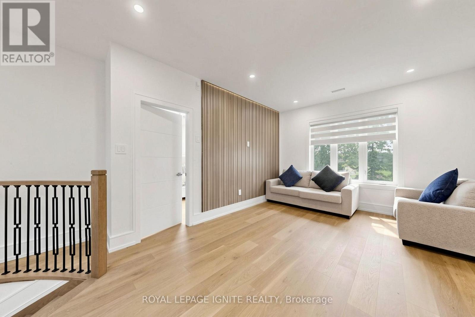 26 Devondale Avenue, Toronto, ON - Indoor