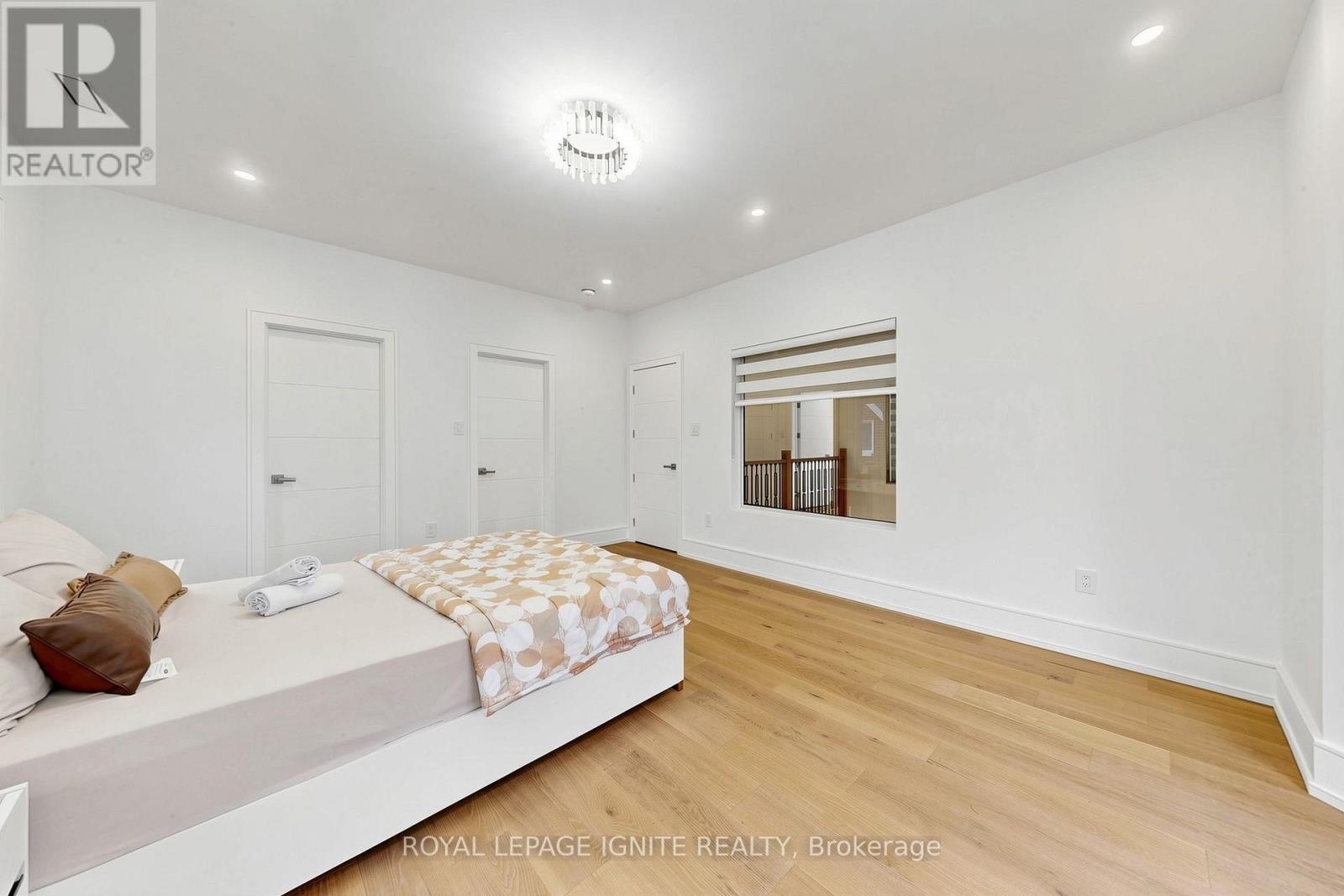 26 Devondale Avenue, Toronto, ON - Indoor Photo Showing Bedroom