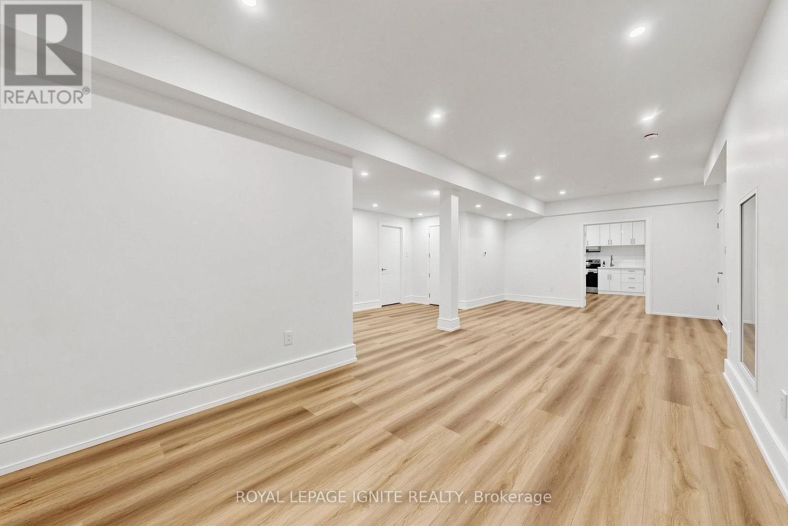 26 Devondale Avenue, Toronto, ON - Indoor Photo Showing Other Room