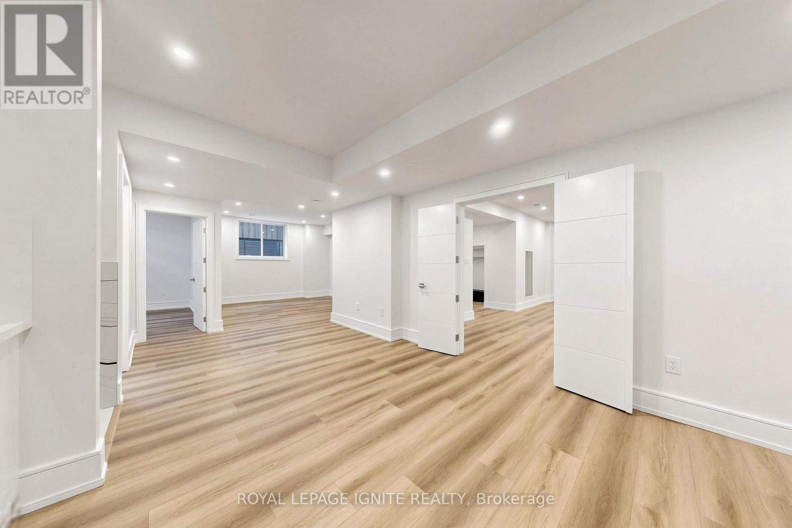 26 Devondale Avenue, Toronto, ON - Indoor Photo Showing Other Room