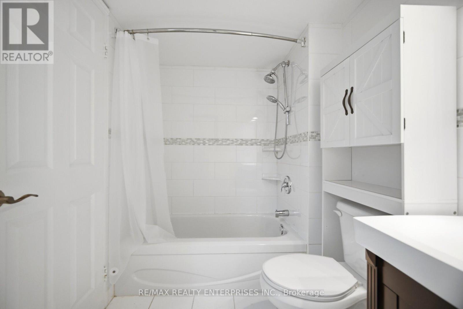 607 - 2261 Lake Shore Boulevard W, Toronto, ON - Indoor Photo Showing Bathroom