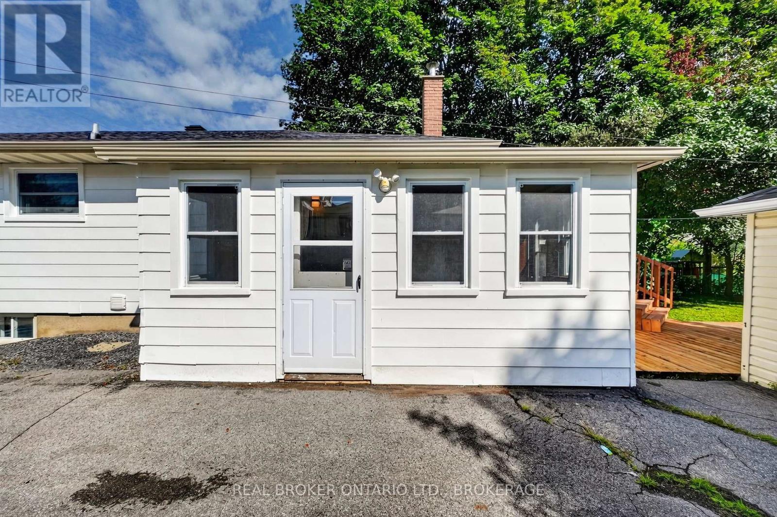48 Bryden Avenue, Cornwall, ON - Outdoor