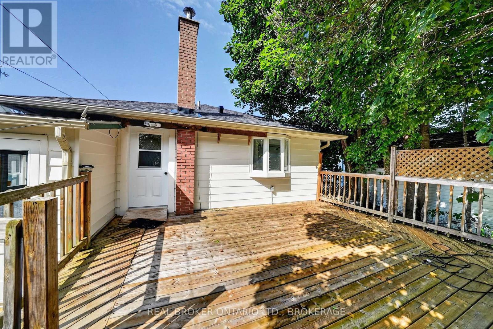 48 Bryden Avenue, Cornwall, ON - Outdoor