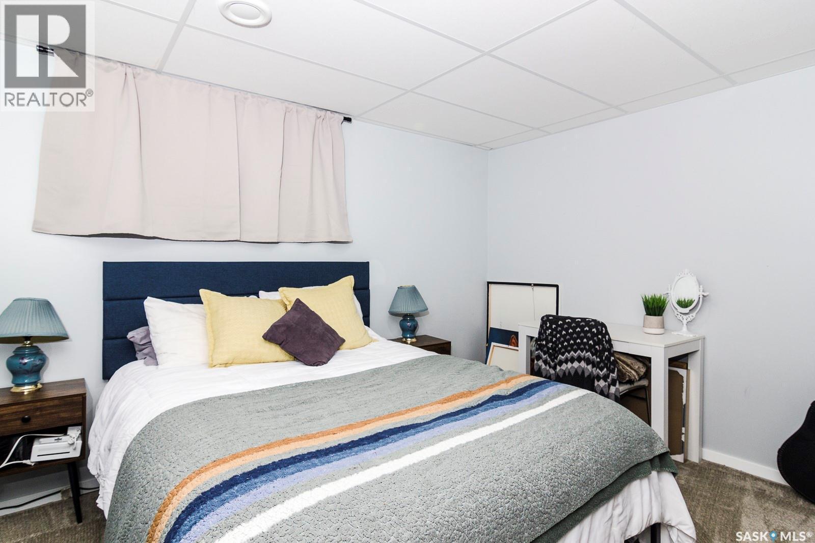401 R Avenue N, Saskatoon, SK - Indoor Photo Showing Bedroom