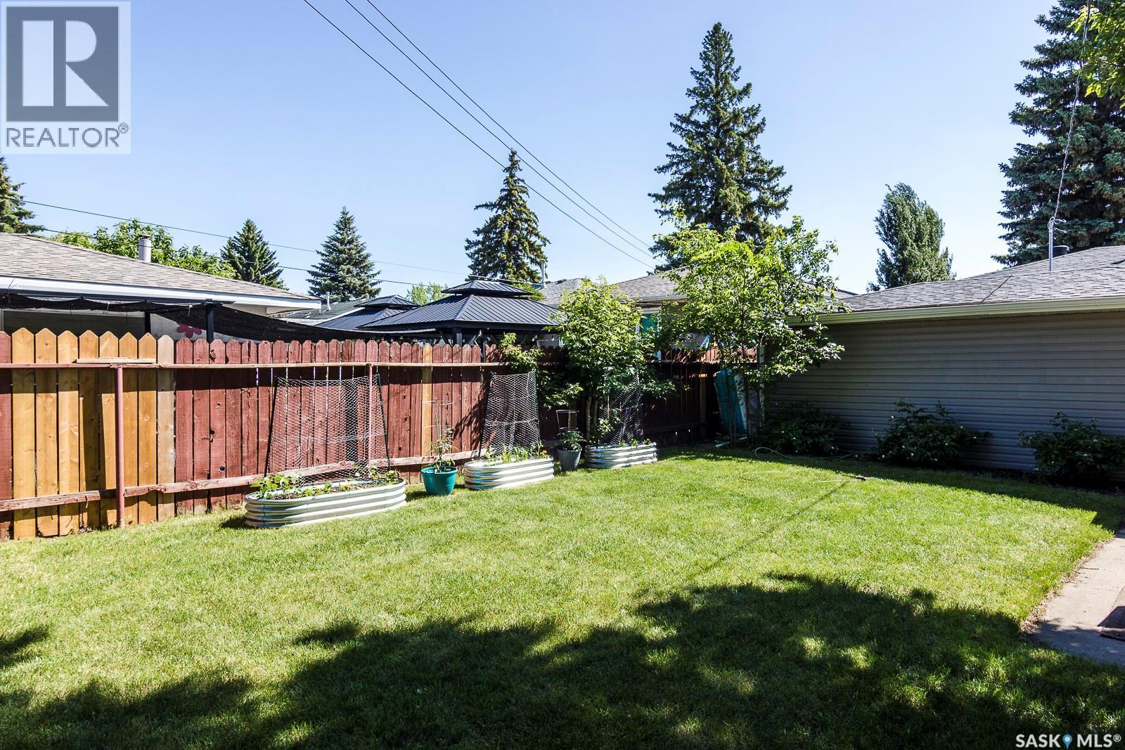 401 R Avenue N, Saskatoon, SK - Outdoor