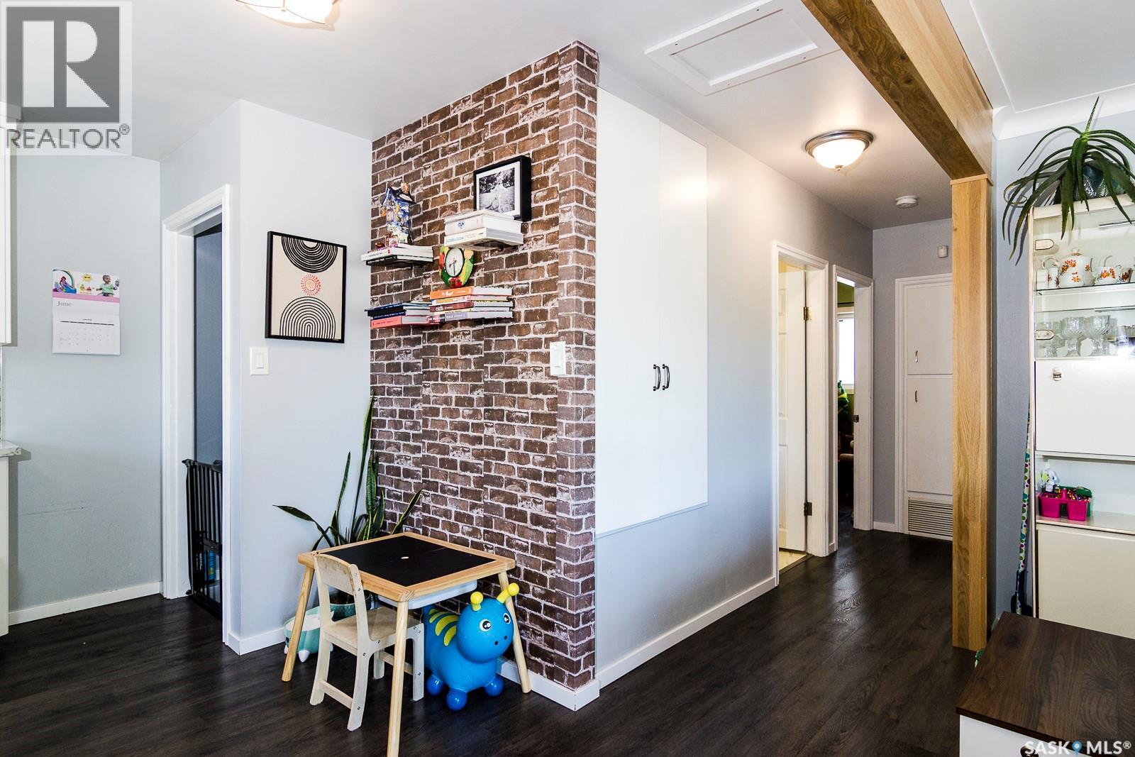 401 R Avenue N, Saskatoon, SK - Indoor Photo Showing Other Room