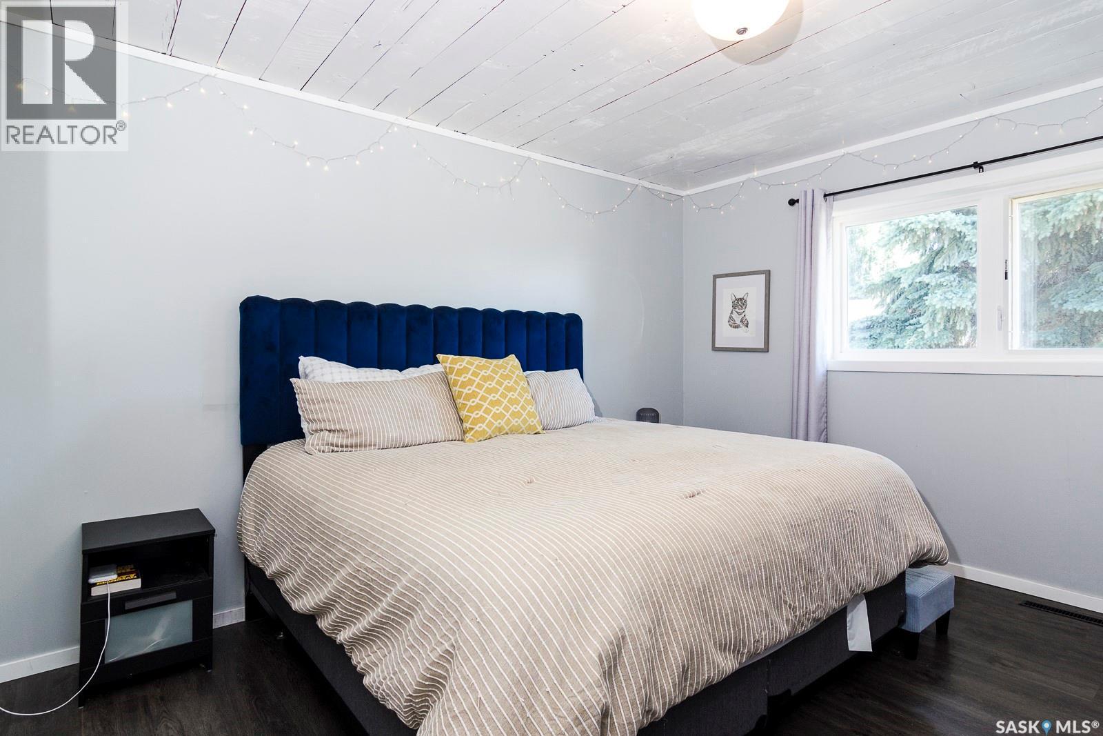 401 R Avenue N, Saskatoon, SK - Indoor Photo Showing Bedroom