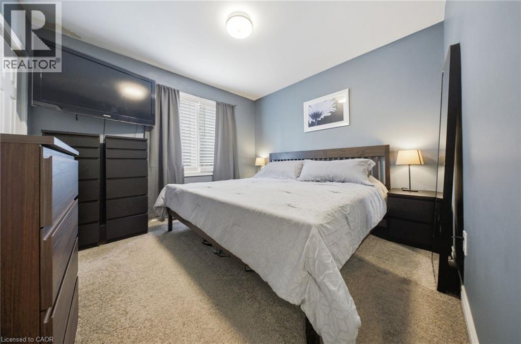 203 West 31St Street, Hamilton, ON - Indoor Photo Showing Bedroom