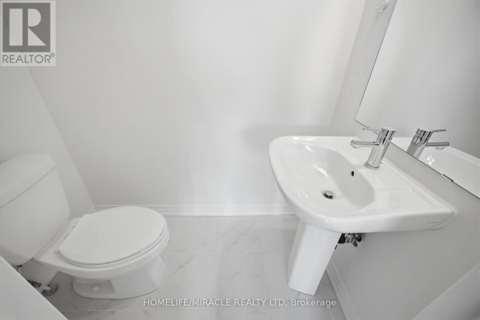 20 - 30 Liben Way, Toronto, ON - Indoor Photo Showing Bathroom