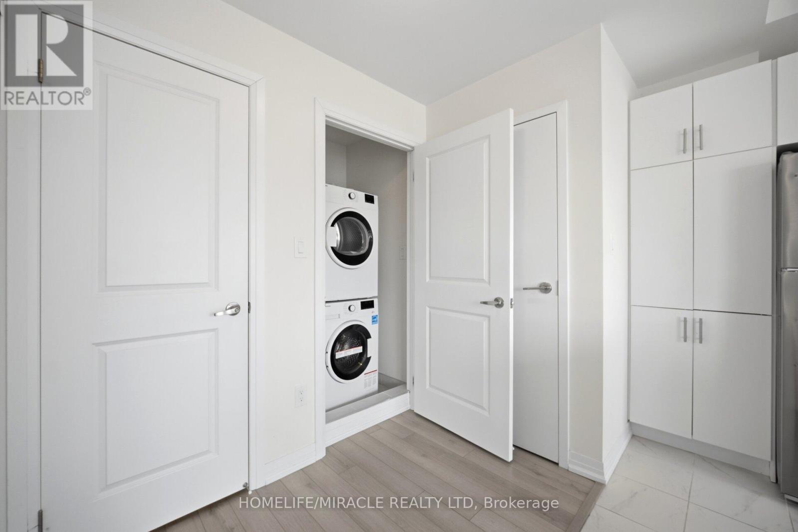 20 - 30 Liben Way, Toronto, ON - Indoor Photo Showing Laundry Room
