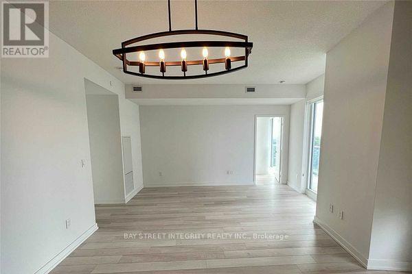 303 - 117 Mcmahon Drive, Toronto, ON - Indoor Photo Showing Other Room