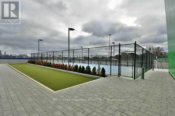 303 - 117 Mcmahon Drive, Toronto, ON -