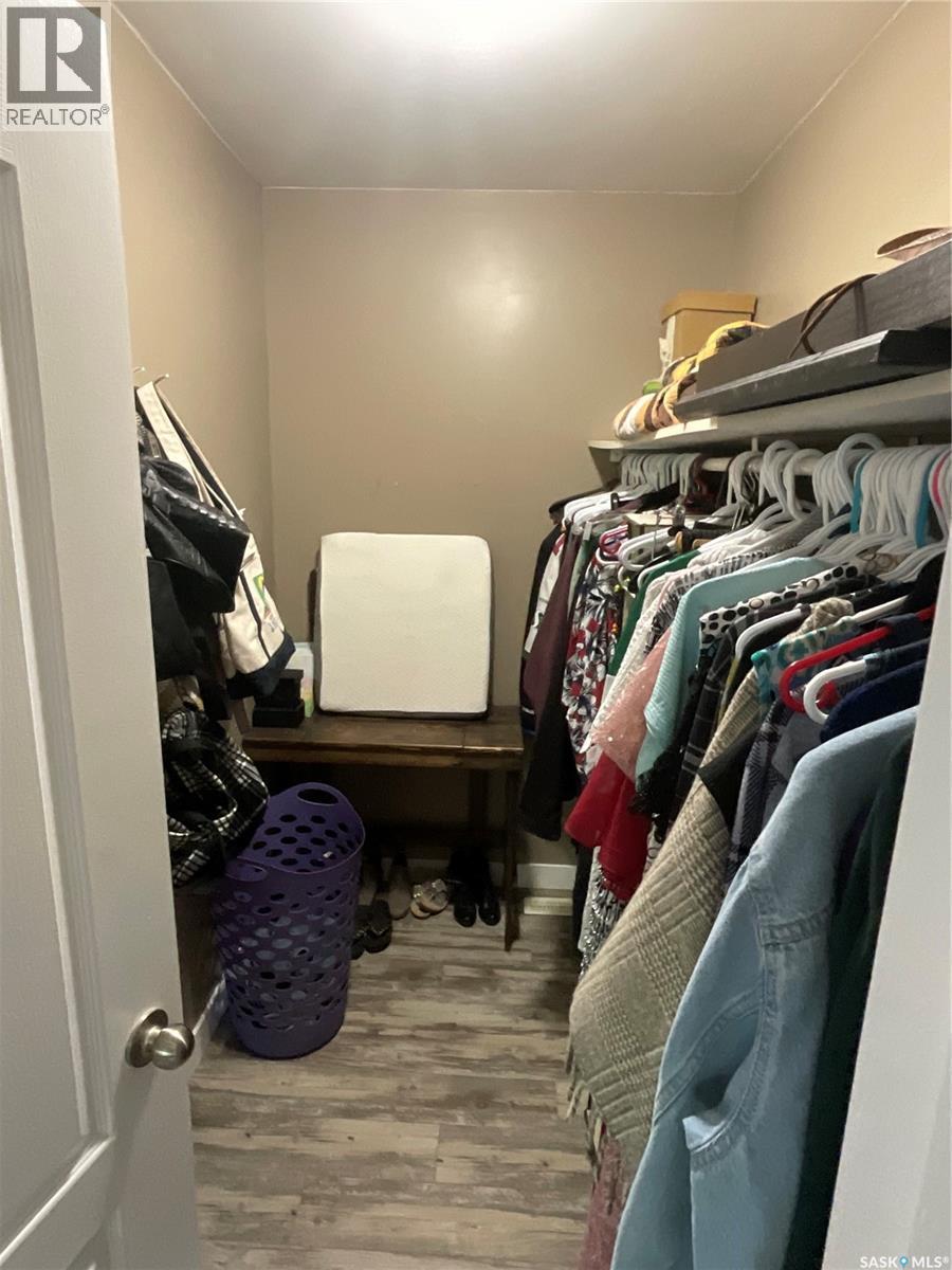 2018 8Th Street, Rosthern, SK - Indoor With Storage