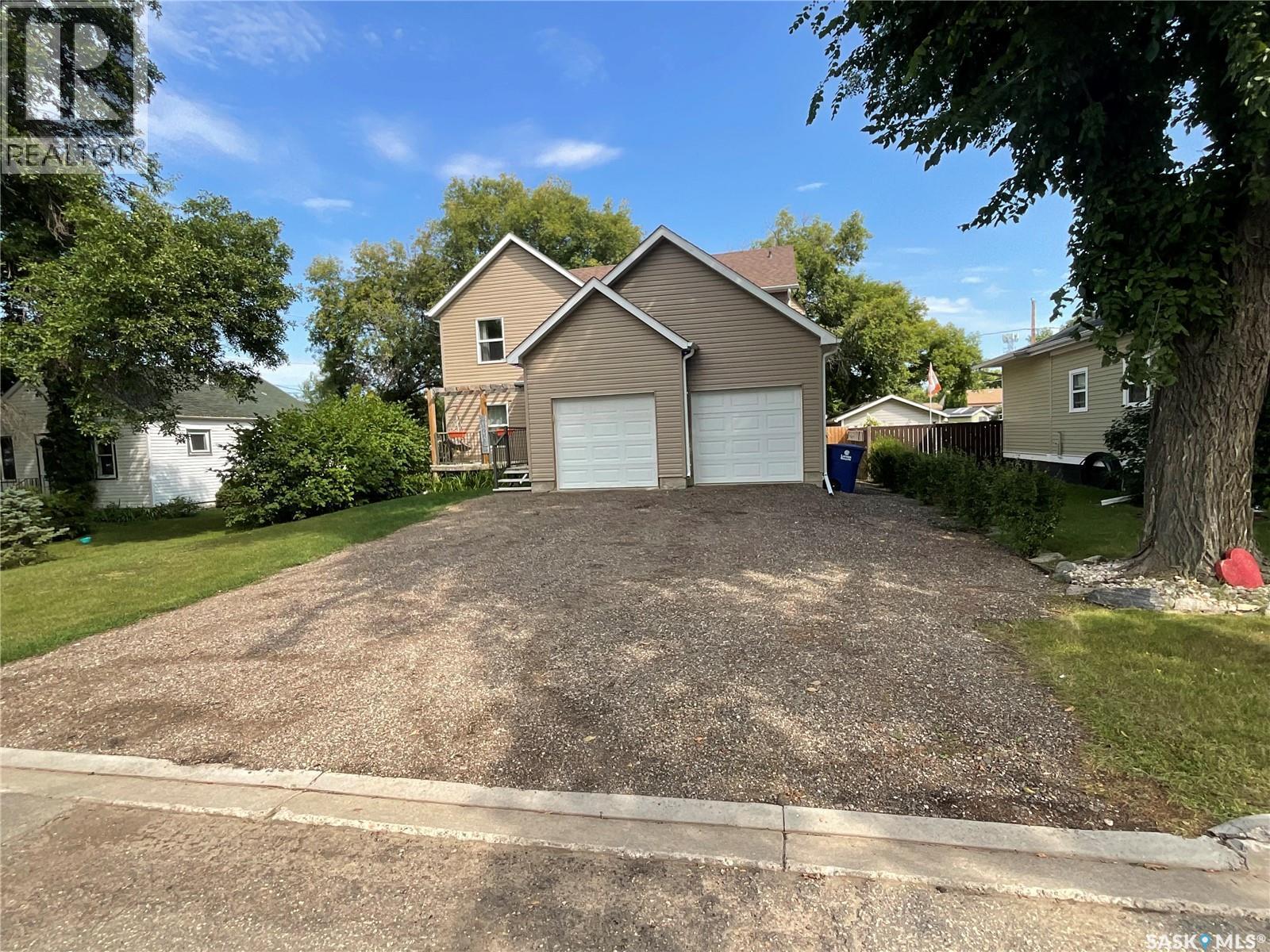 2018 8Th Street, Rosthern, SK - Outdoor
