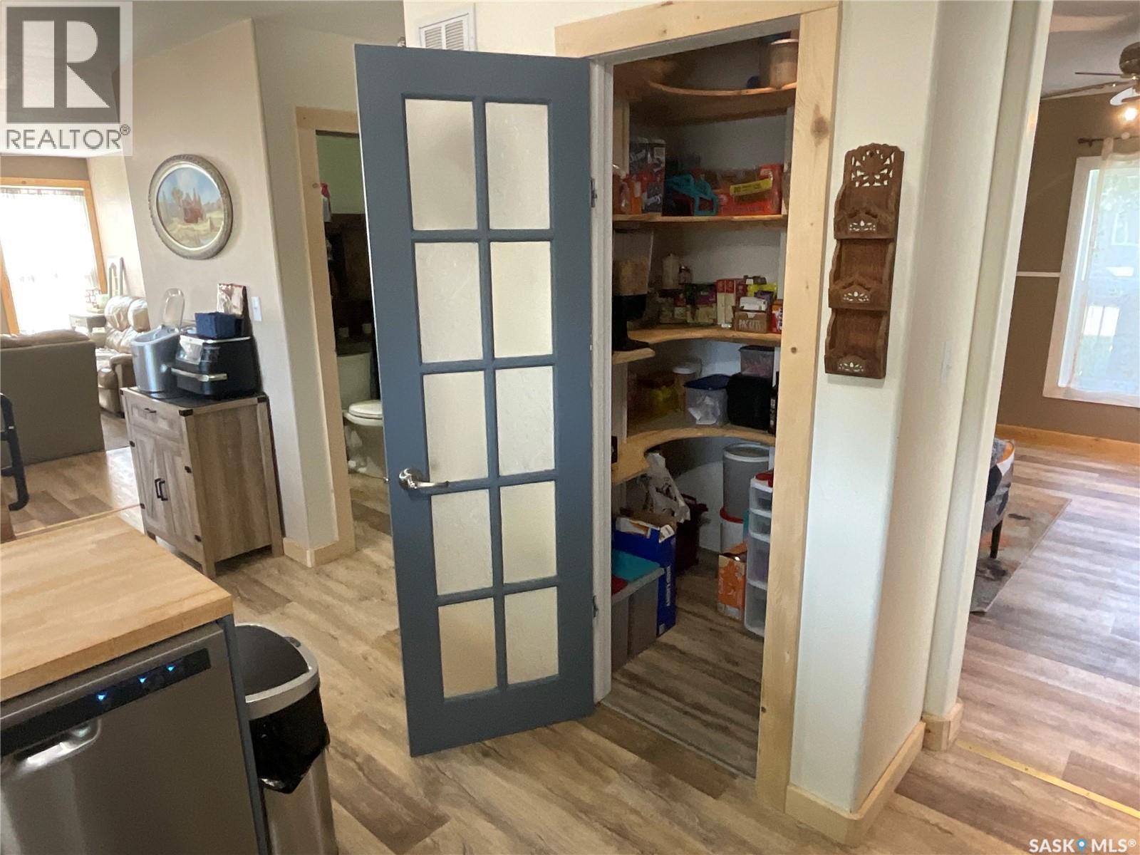 2018 8Th Street, Rosthern, SK - Indoor