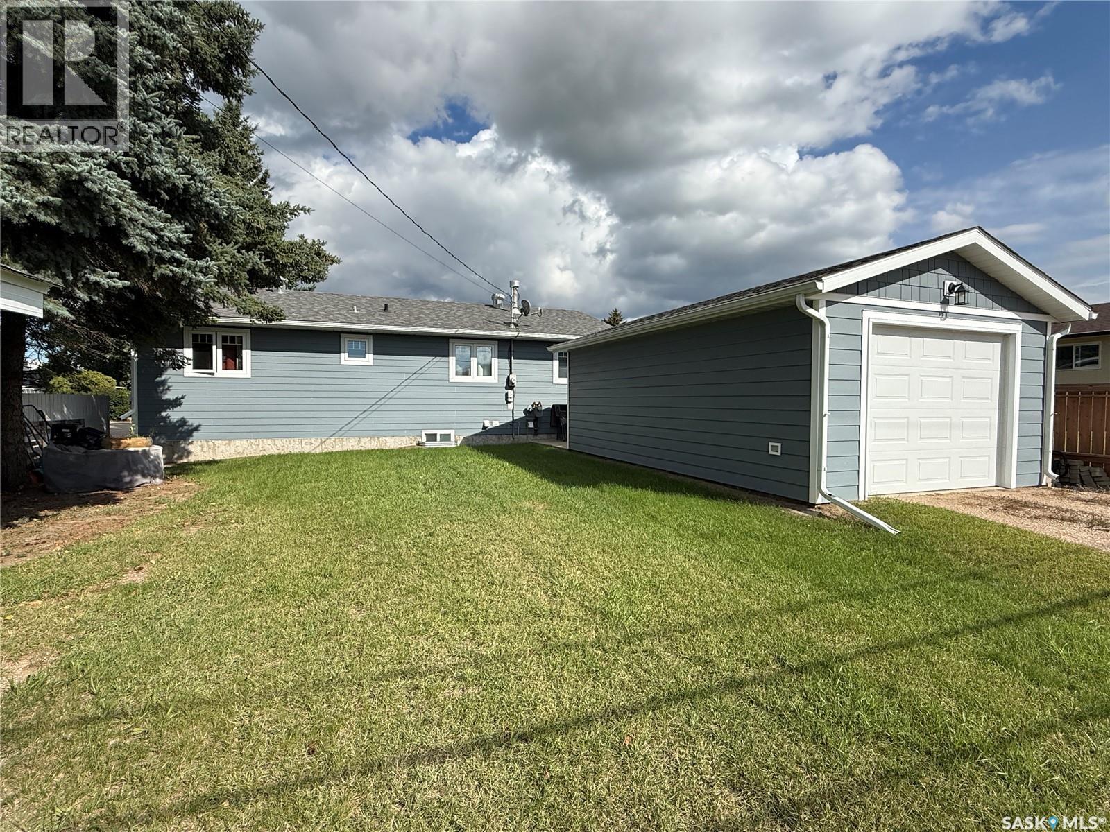 705 Northridge Court, Shellbrook, SK - Outdoor