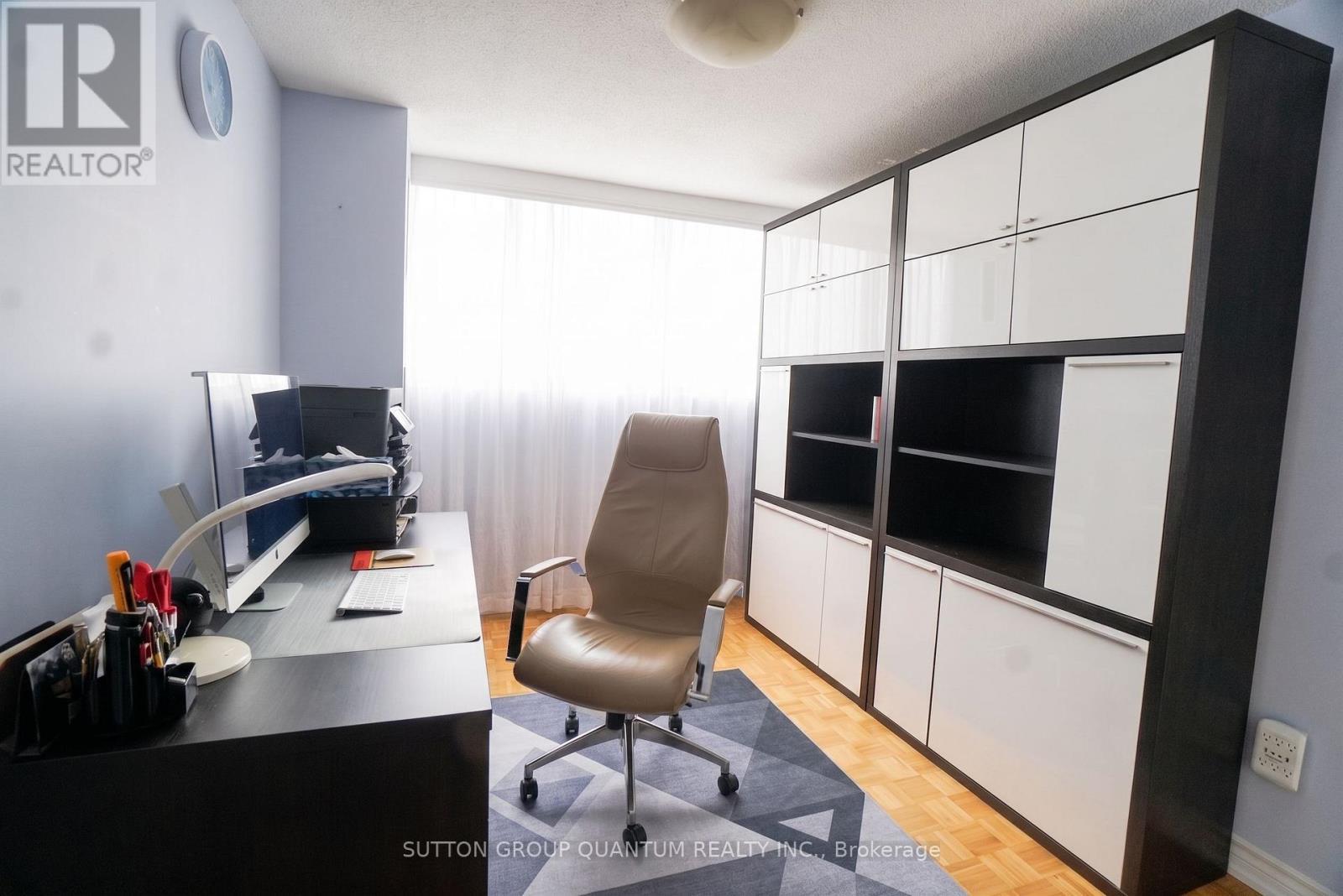 1810 - 11 Wincott Drive, Toronto, ON - Indoor Photo Showing Office
