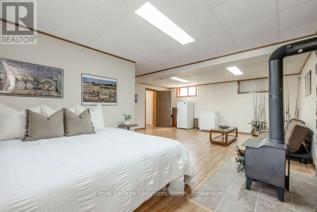 1928 Champlain Road, Tiny, ON - Indoor Photo Showing Bedroom
