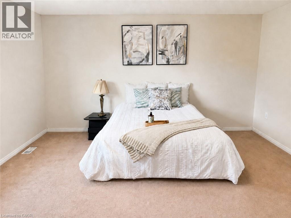 974 Creekside Drive, Waterloo, ON - Indoor Photo Showing Bedroom