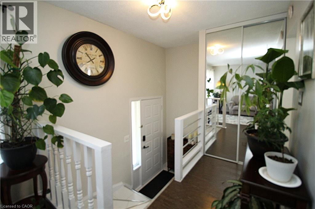 35 Garden Crescent, Hamilton, ON - Indoor Photo Showing Other Room