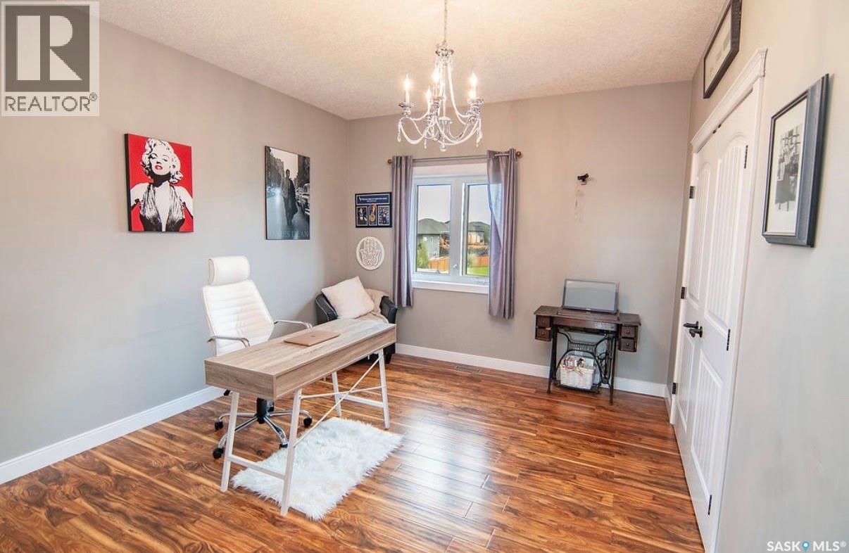 16 Hadley Road, Prince Albert, SK