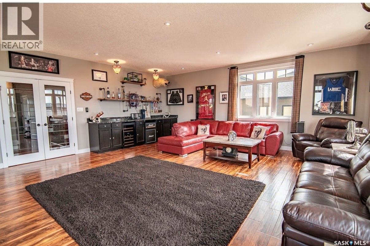 16 Hadley Road, Prince Albert, SK