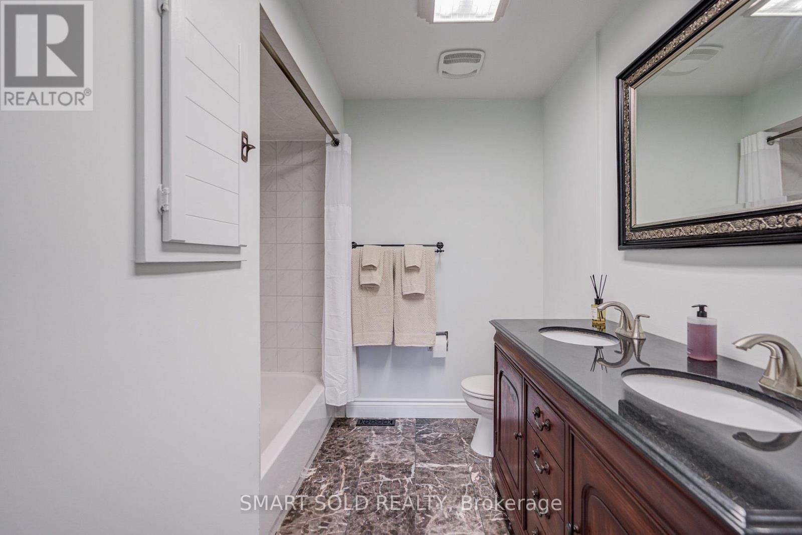 24 Snider Drive, Markham, ON - Indoor Photo Showing Bathroom