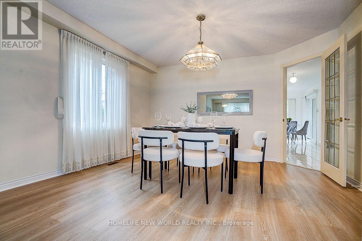 51 Leighland Drive, Markham, ON - Indoor Photo Showing Dining Room