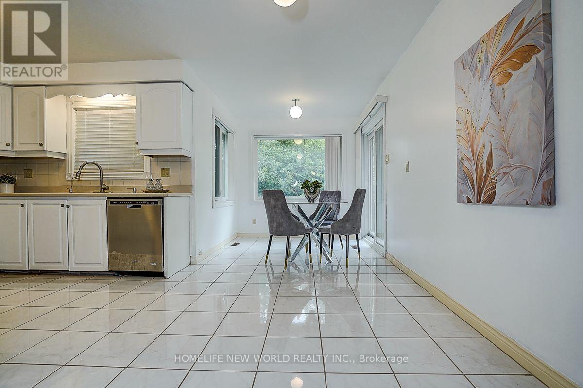 51 Leighland Drive, Markham, ON - Indoor Photo Showing Other Room
