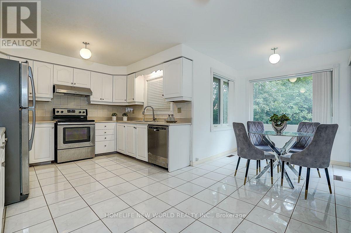 51 Leighland Drive, Markham, ON - Indoor Photo Showing Other Room