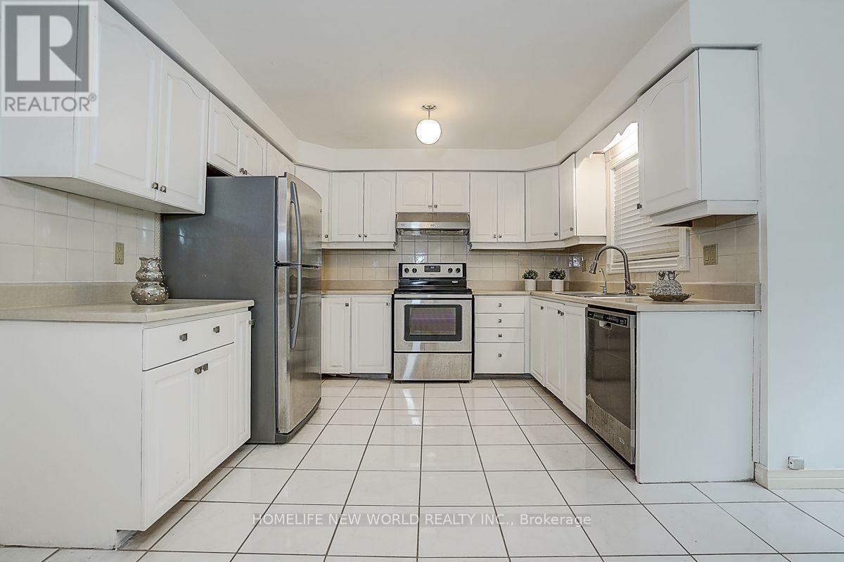 51 Leighland Drive, Markham, ON - Indoor Photo Showing Kitchen With Stainless Steel Kitchen