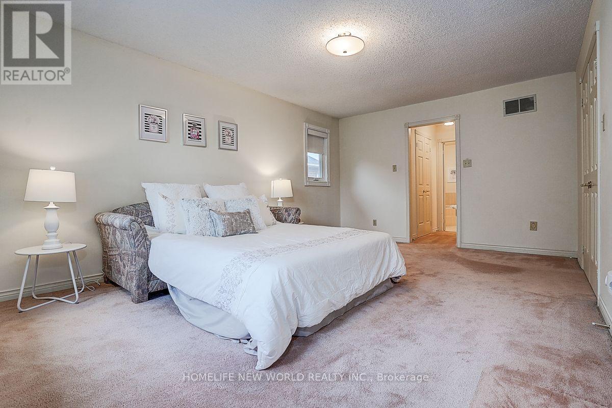 51 Leighland Drive, Markham, ON - Indoor Photo Showing Bedroom