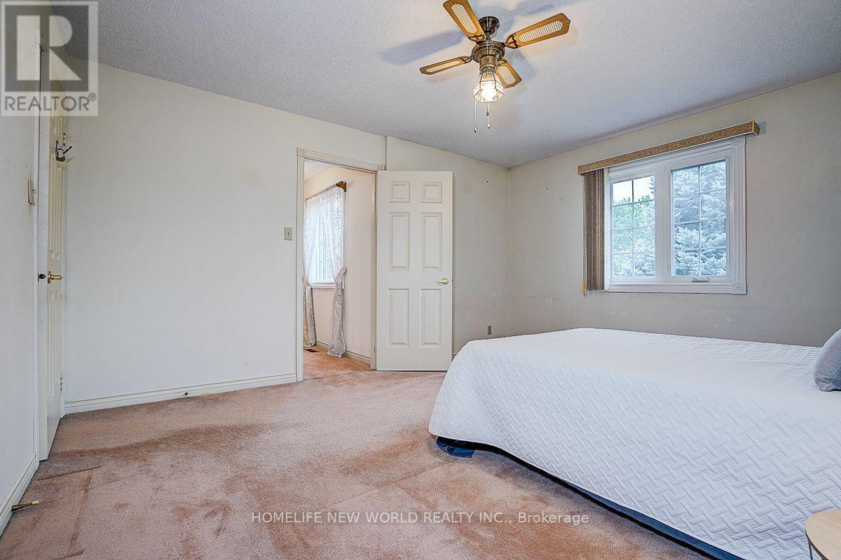 51 Leighland Drive, Markham, ON - Indoor Photo Showing Bedroom